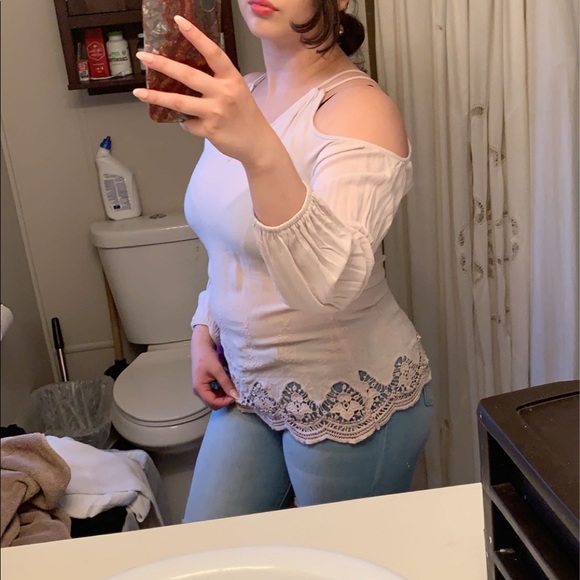 Light blue wash boot cut jeans! True to color - Picture 5 of 5